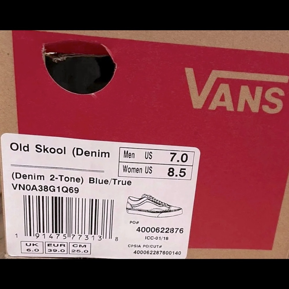 Vans - Picture 6 of 6